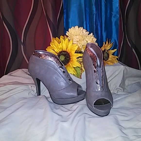 Ladies shoes - Picture 1 of 1